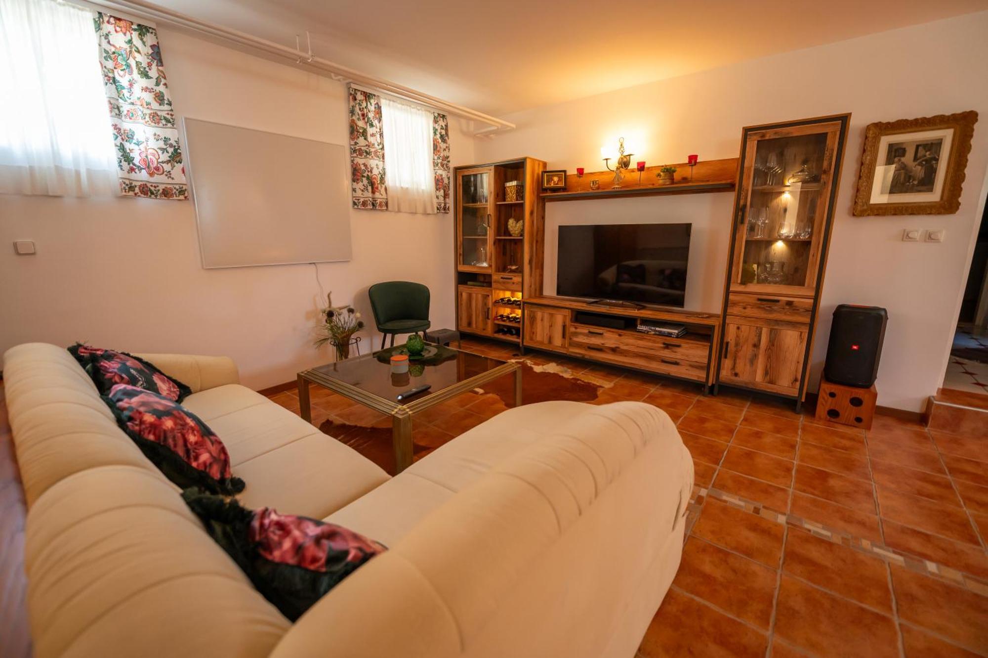 Relax Apartma Peter พทุย ภายนอก รูปภาพ